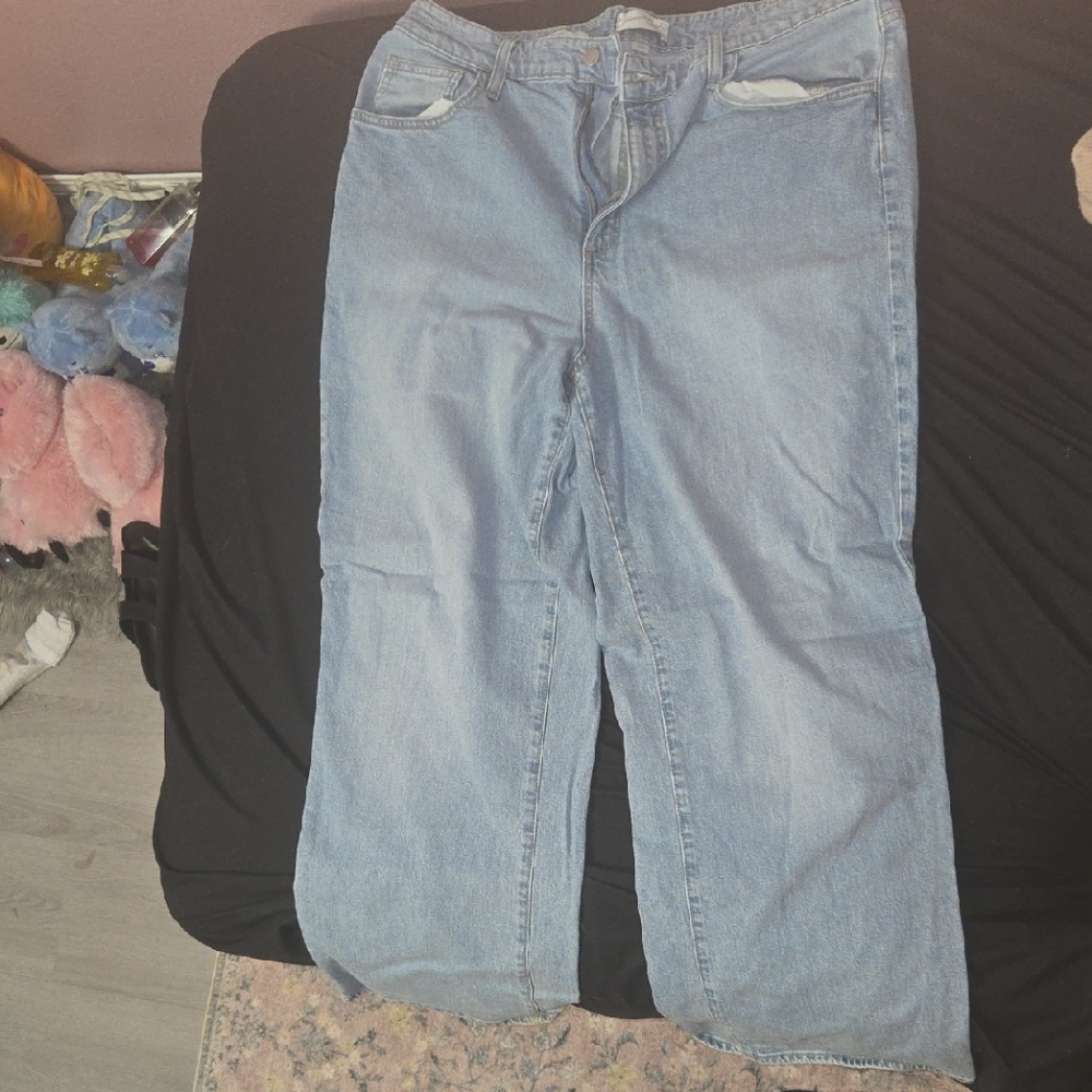 Universal Thread Blue Straight Leg Jeans
